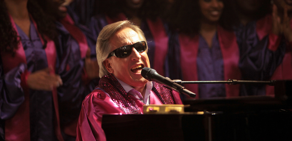 Tocar el piano y cantar de forma simultánea