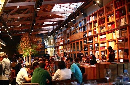 Practica con la gente local.