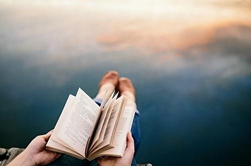 Leer los clásicos de la literatura durante el verano y las vacaciones escolares.