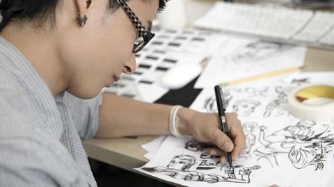 Da clases particulares de dibujo, pintura y cómic.