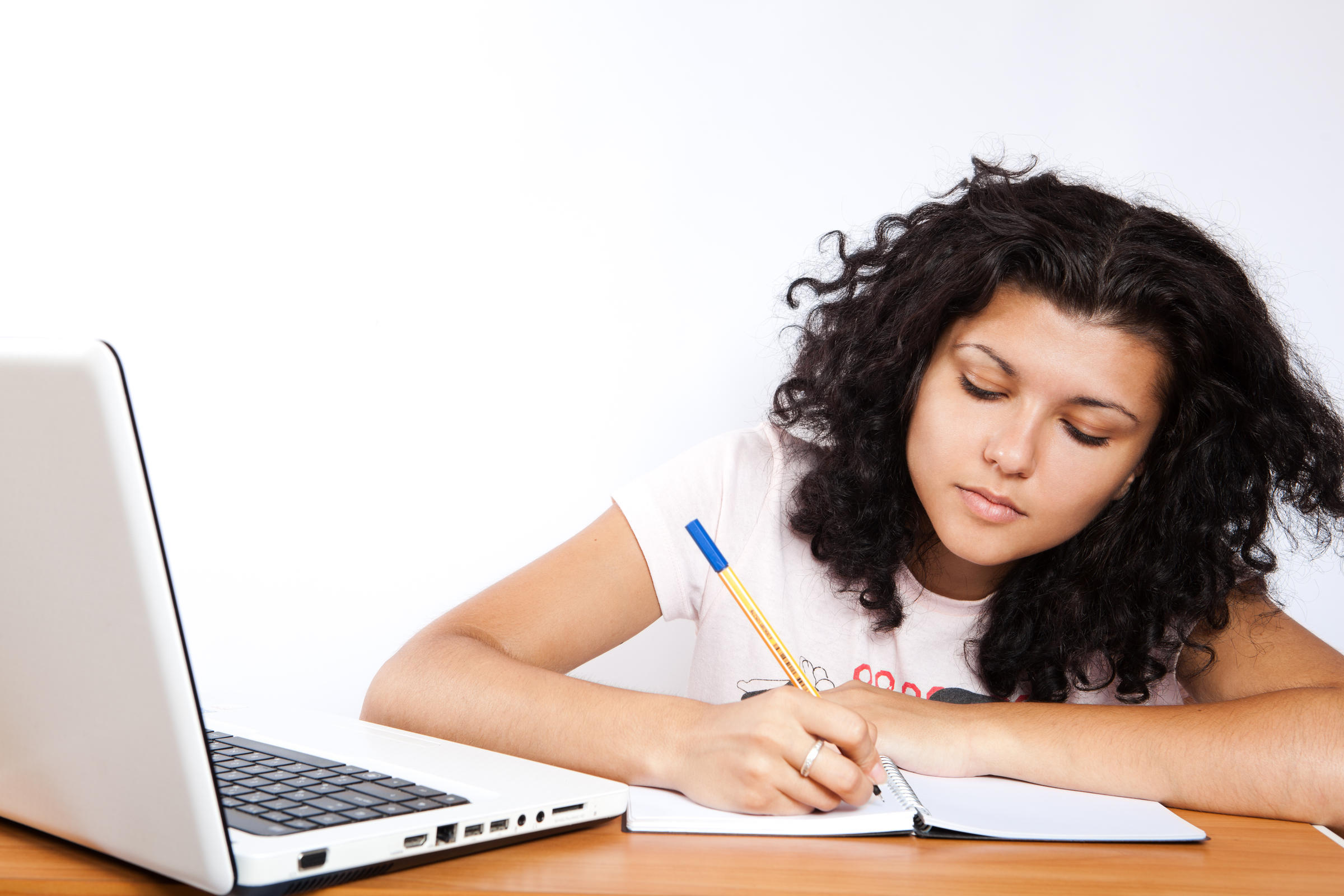 realiza trabajo personal en casa para mejorar