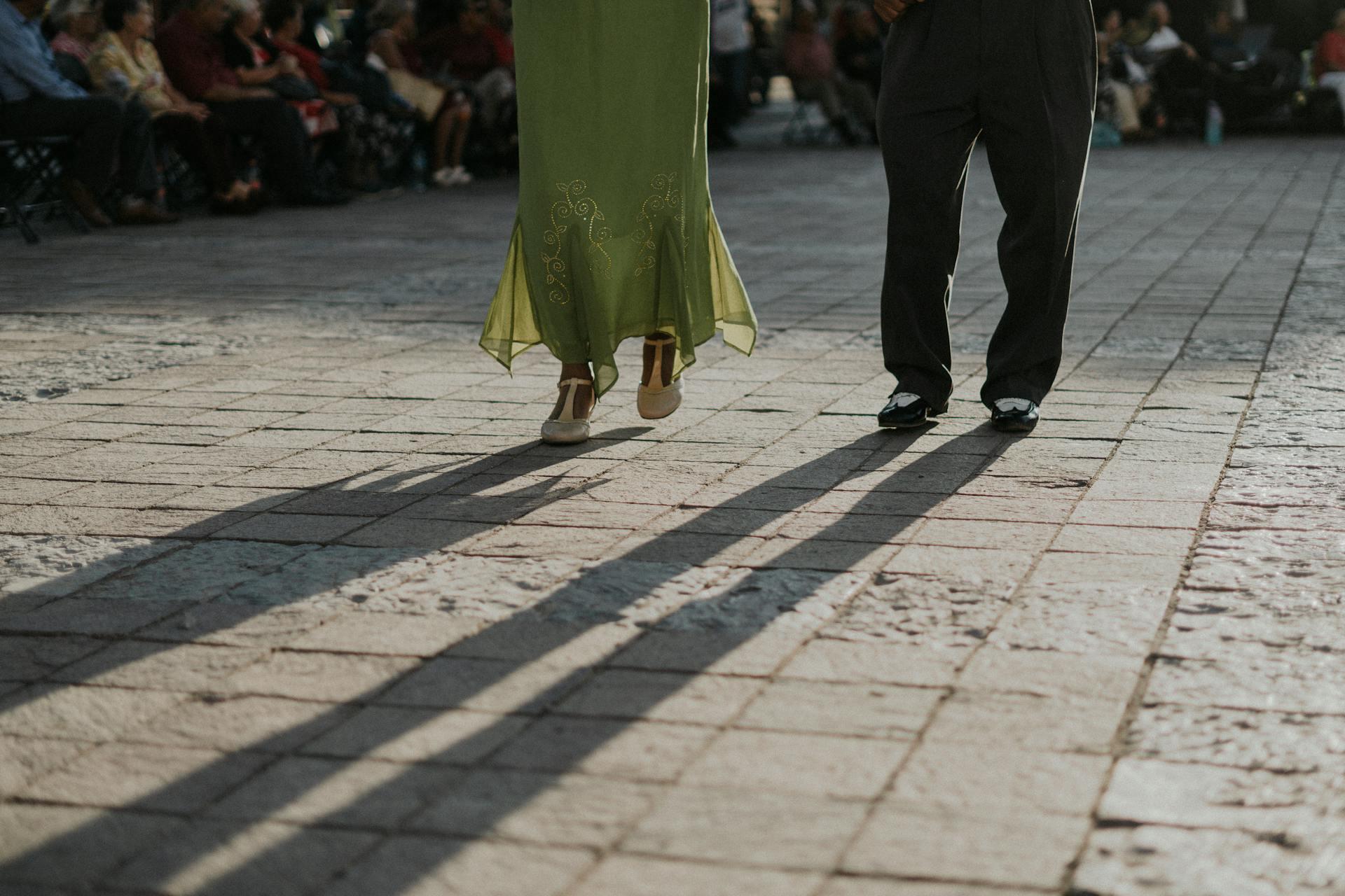 Personas bailando salsa