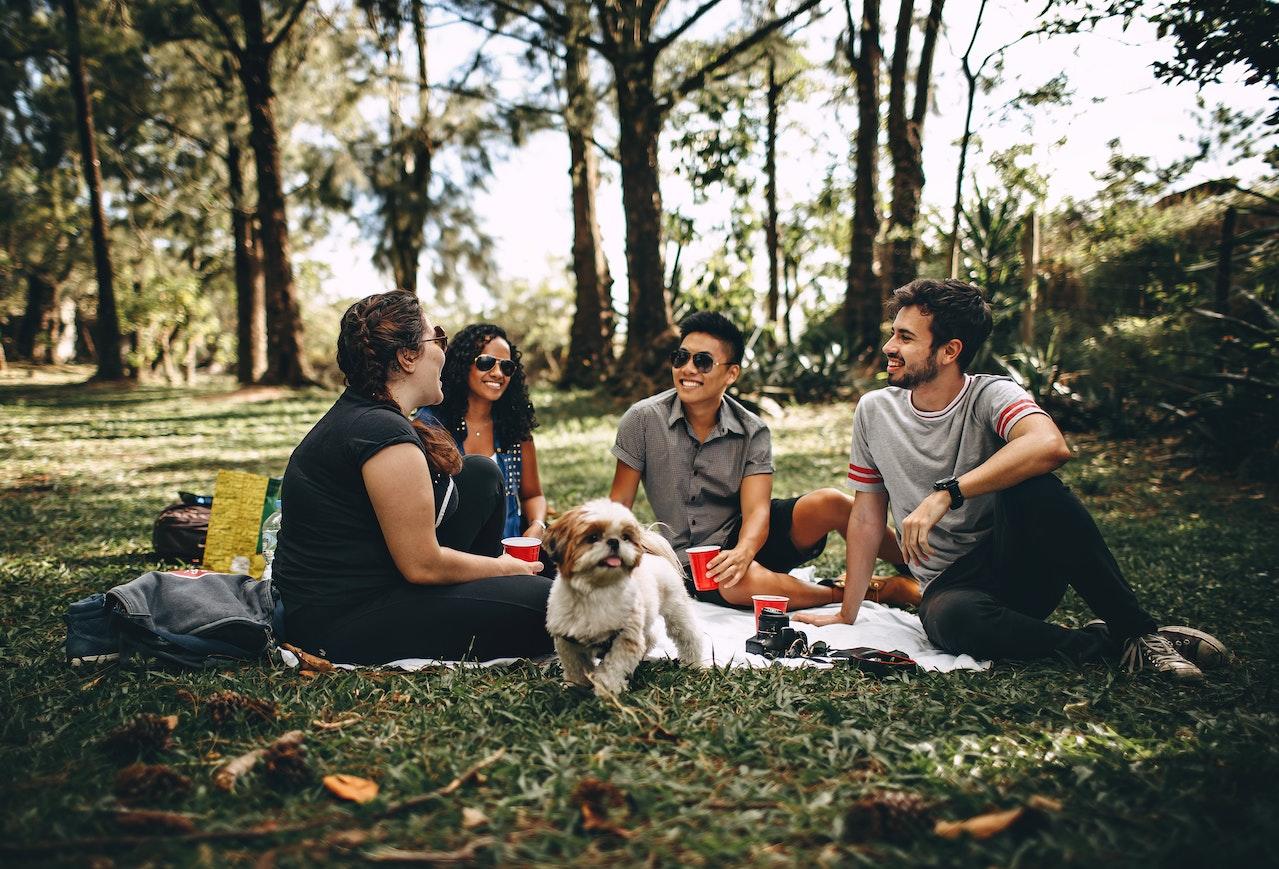 Amigos en un parque