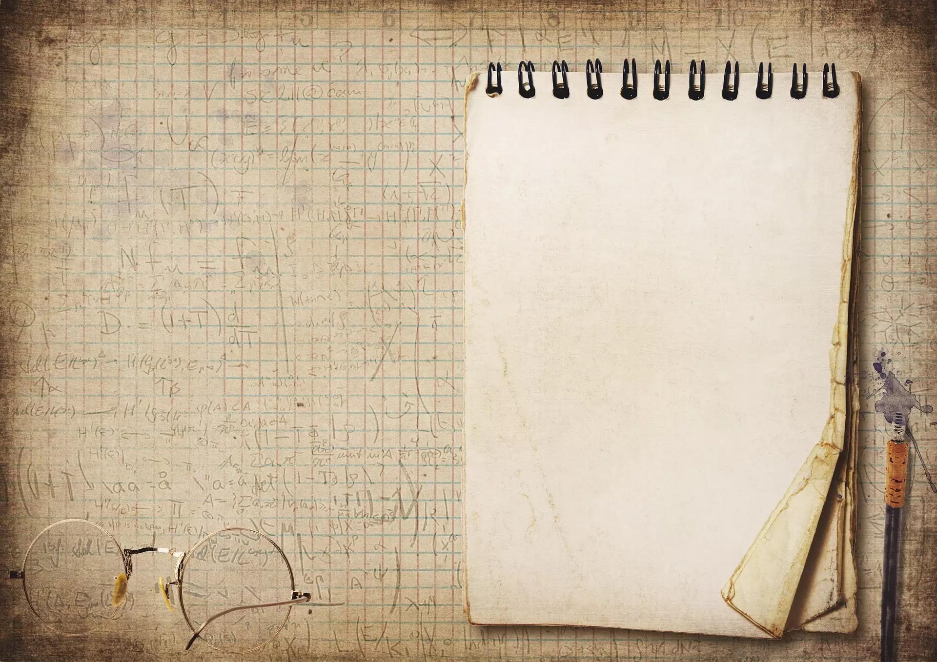 hoja de papel con numeros