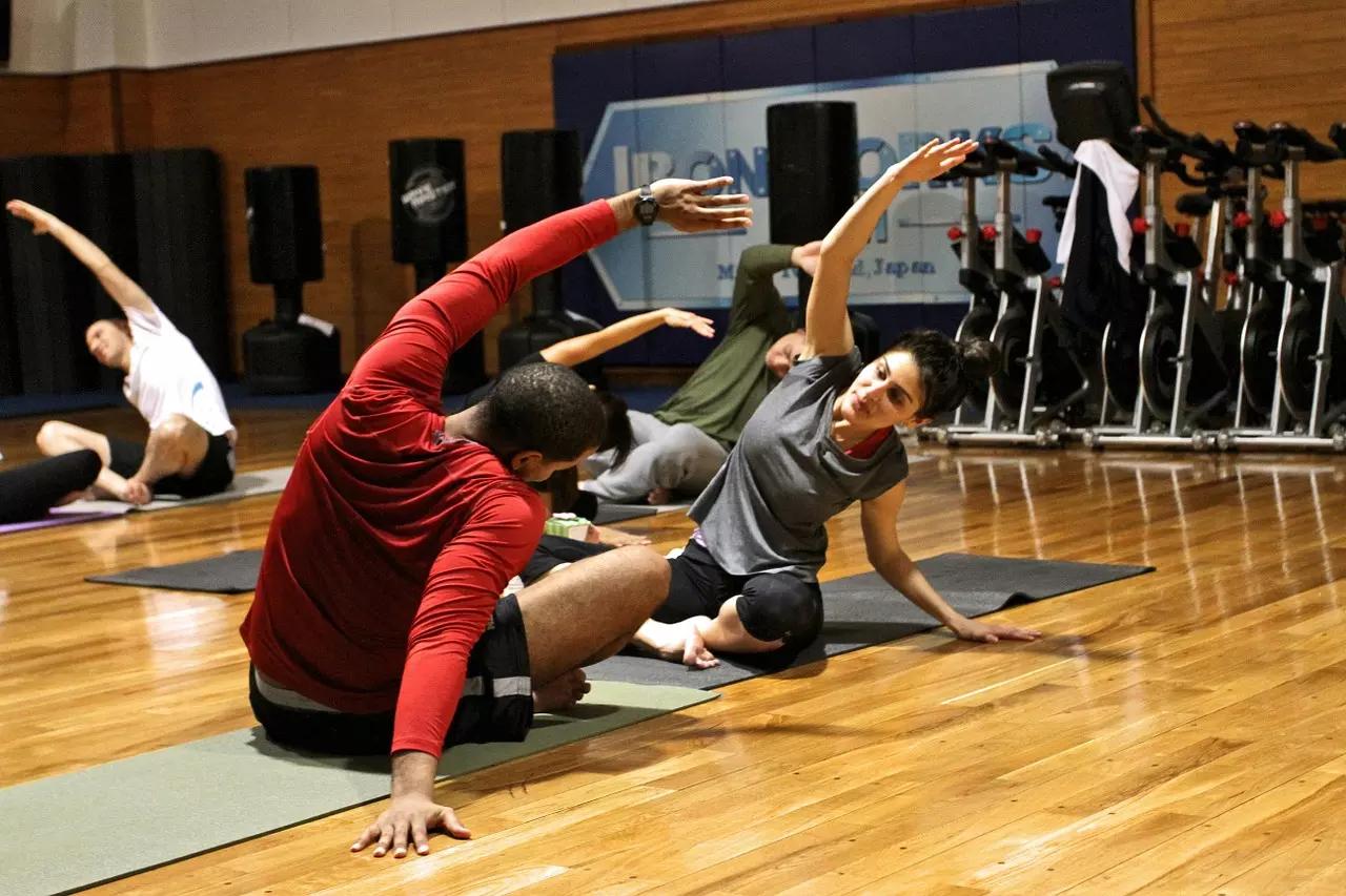 Estudiar especialización en puesta en forma es fundamental para dar buenas clases como entrenador personal.