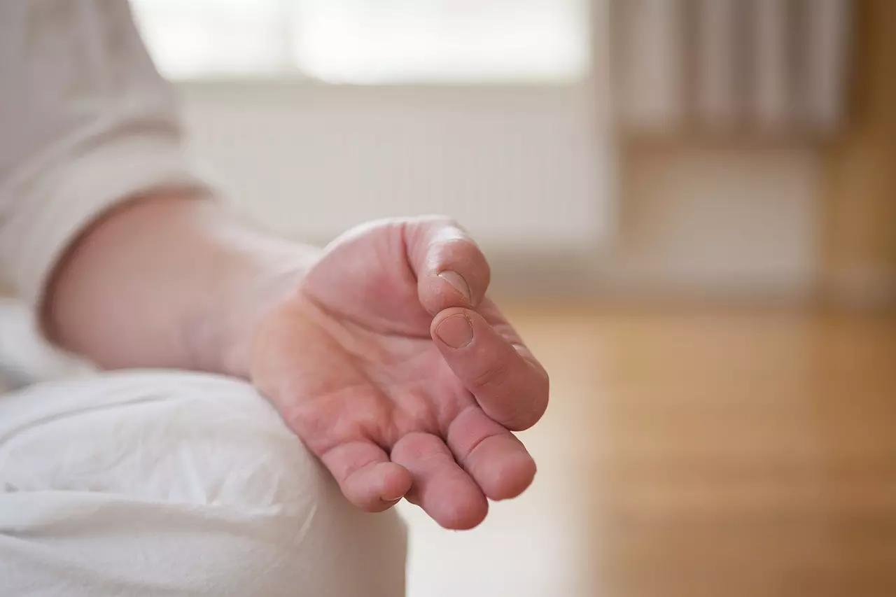 Cuando tomes clases de yoga, deberás aprender a meditar. 