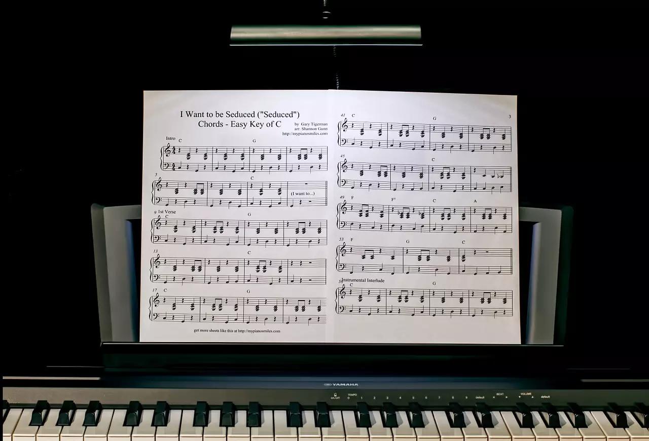 Durante el desarrollo de tus estudios universitarios, sabrás cómo leer partituras de piano.