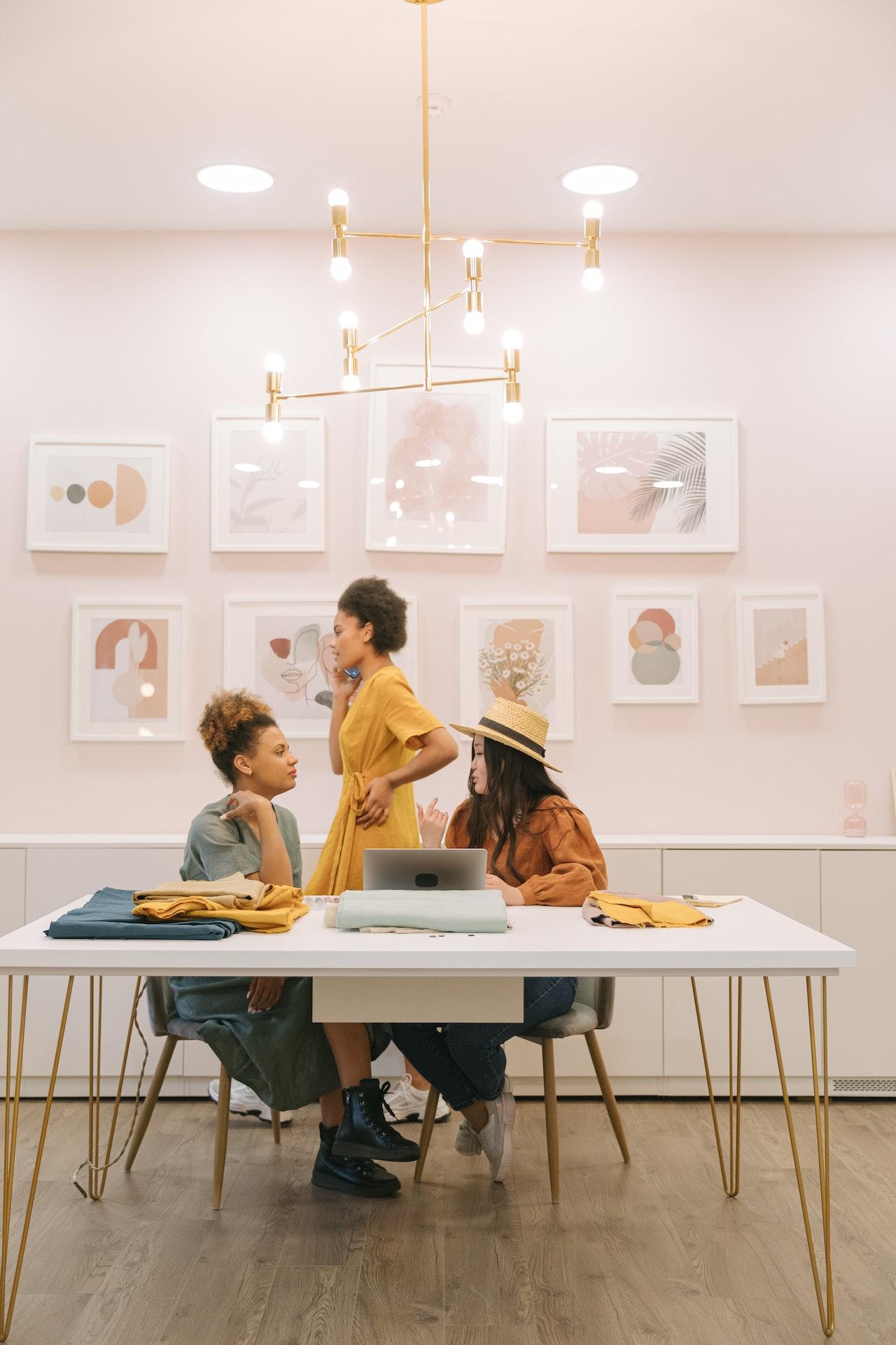 Mujeres en oficina