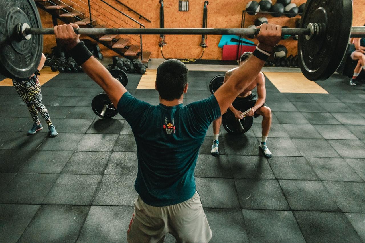 Entrenar con un profesor de fitness