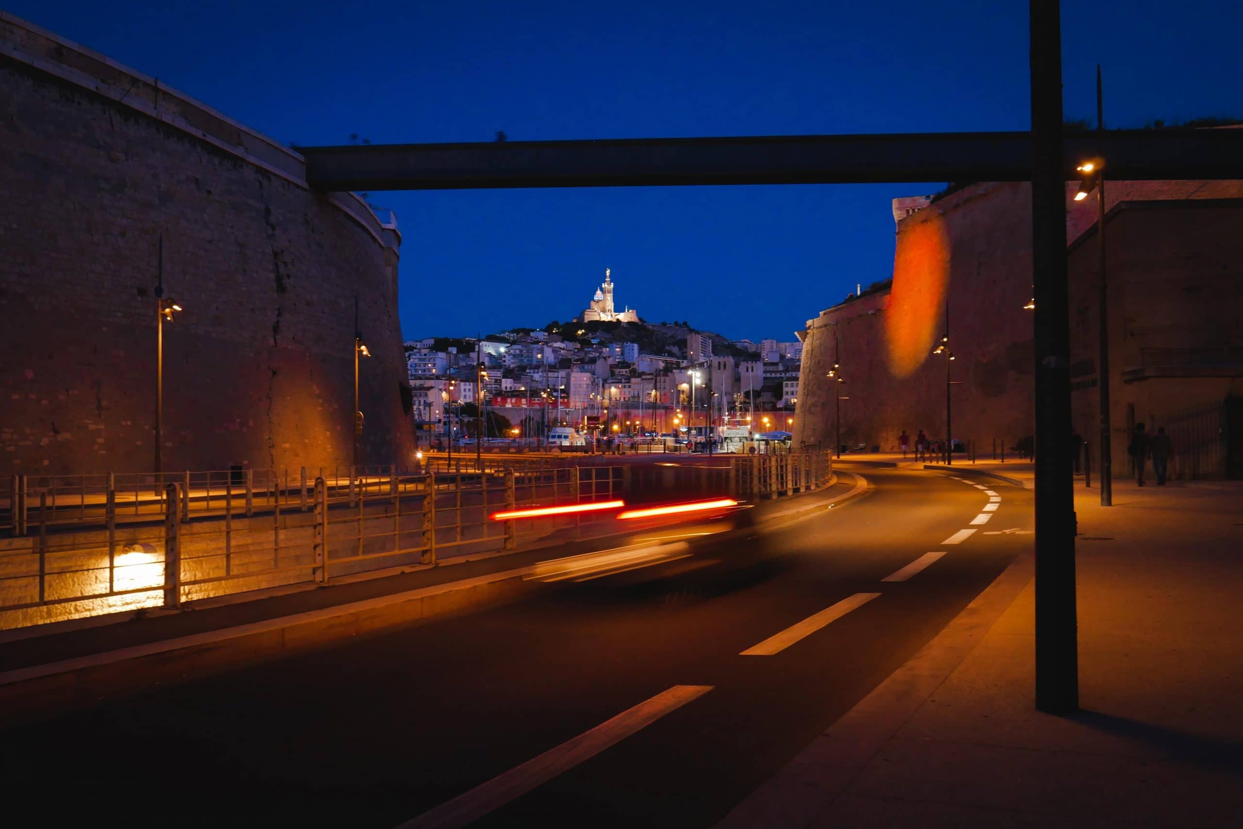costo de entradas Notre-Dame-de-la-Garde desde el Fort Saint Jean Marseille