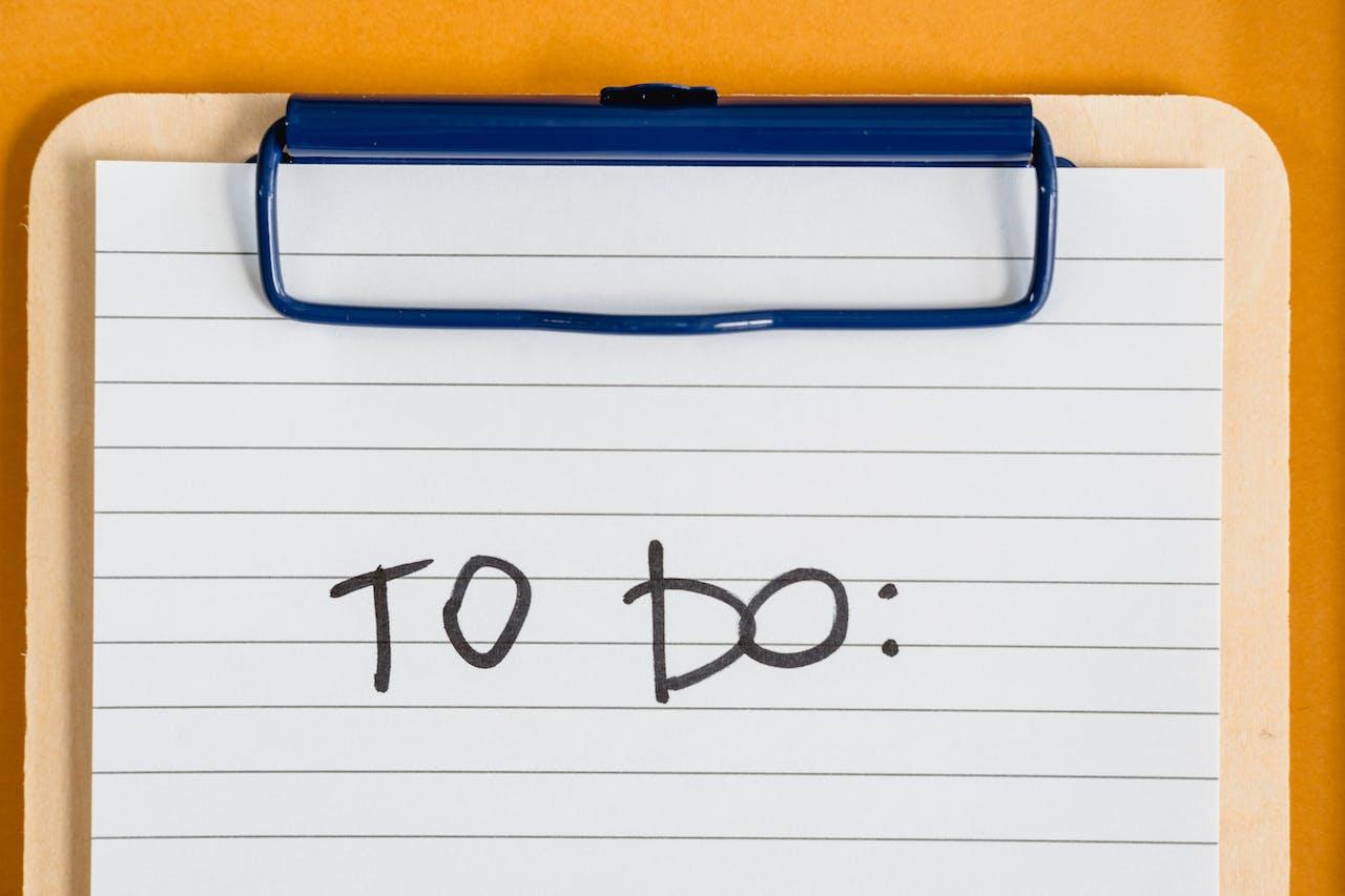 Cuaderno con "to do", "que hacer"