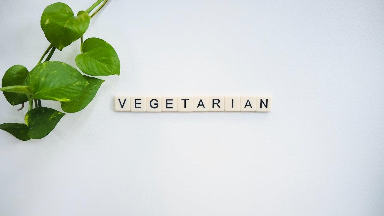 Letrero con la palabra: "Vegetarian"