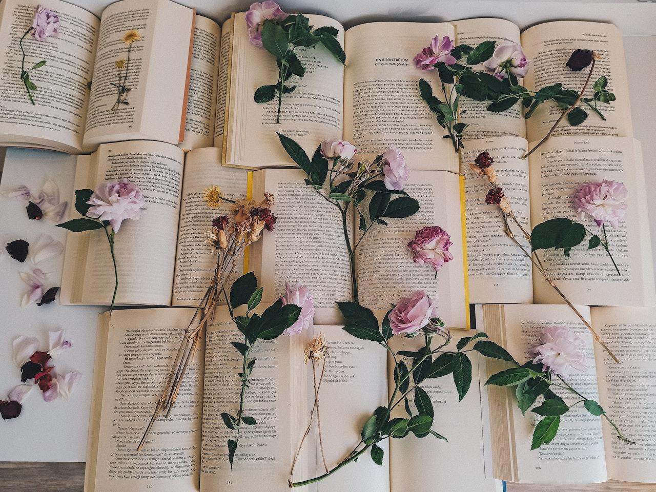 Libros con flores