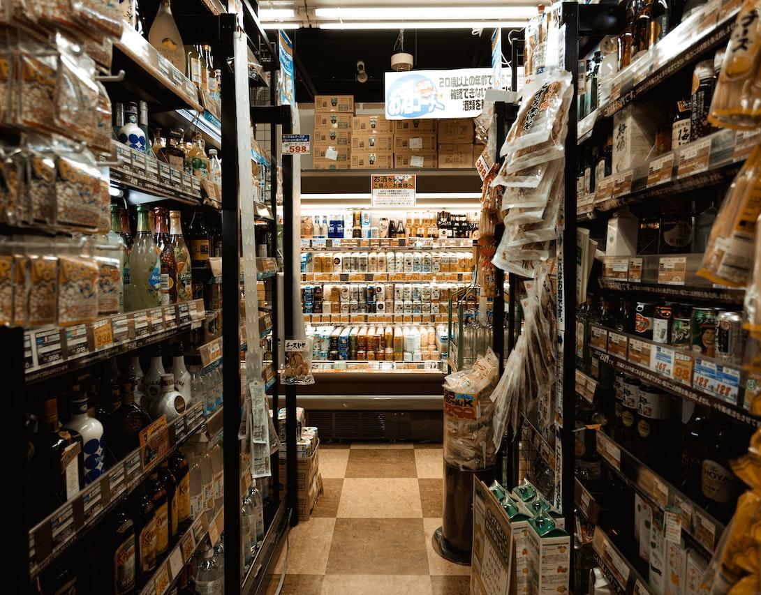 Góndola de supermercado.