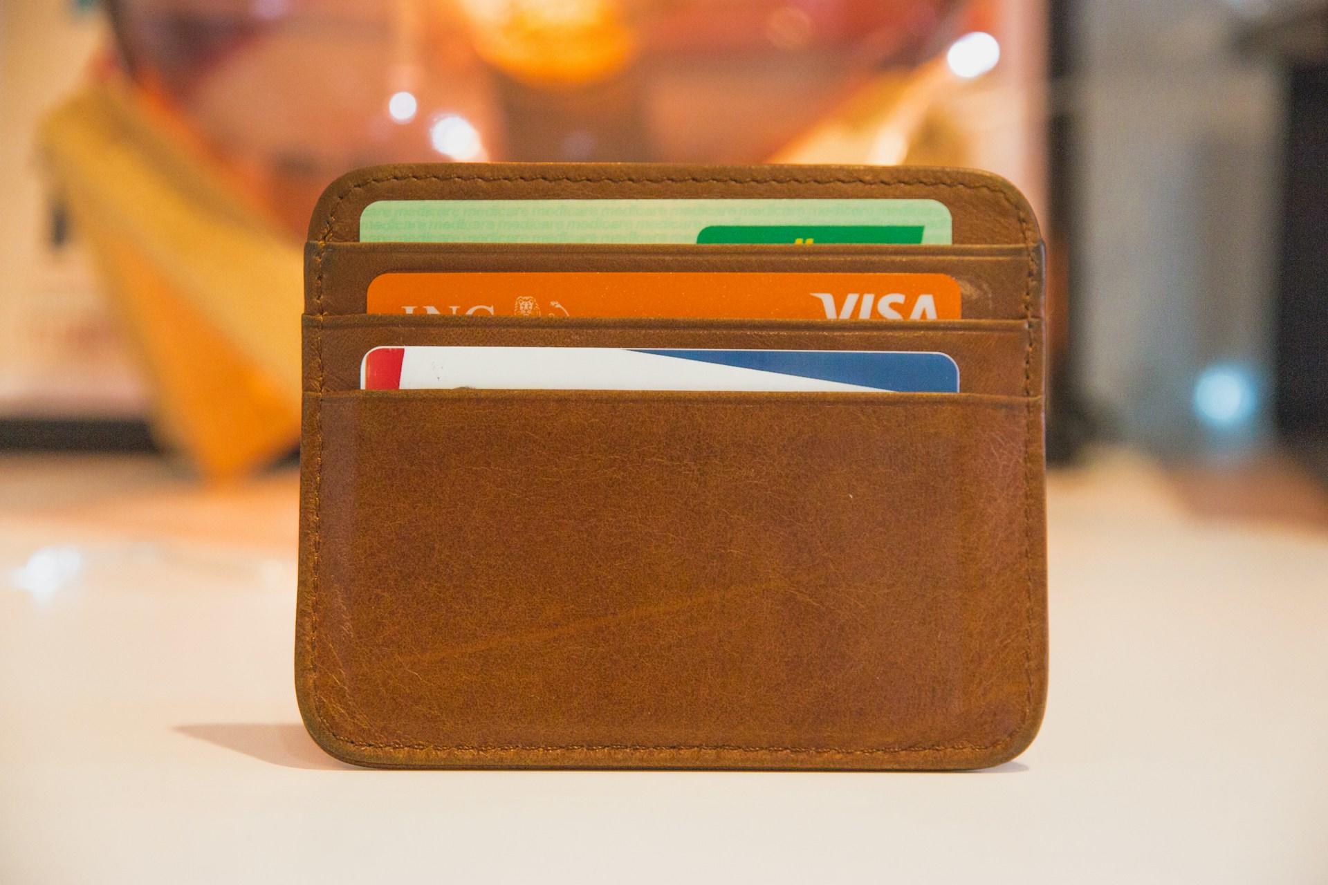 Billetera con tarjetas