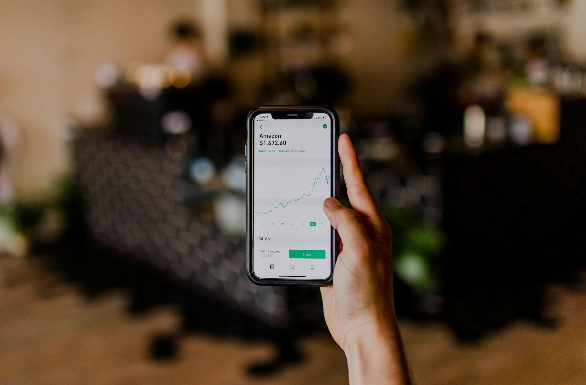 Celular en app de inversiones