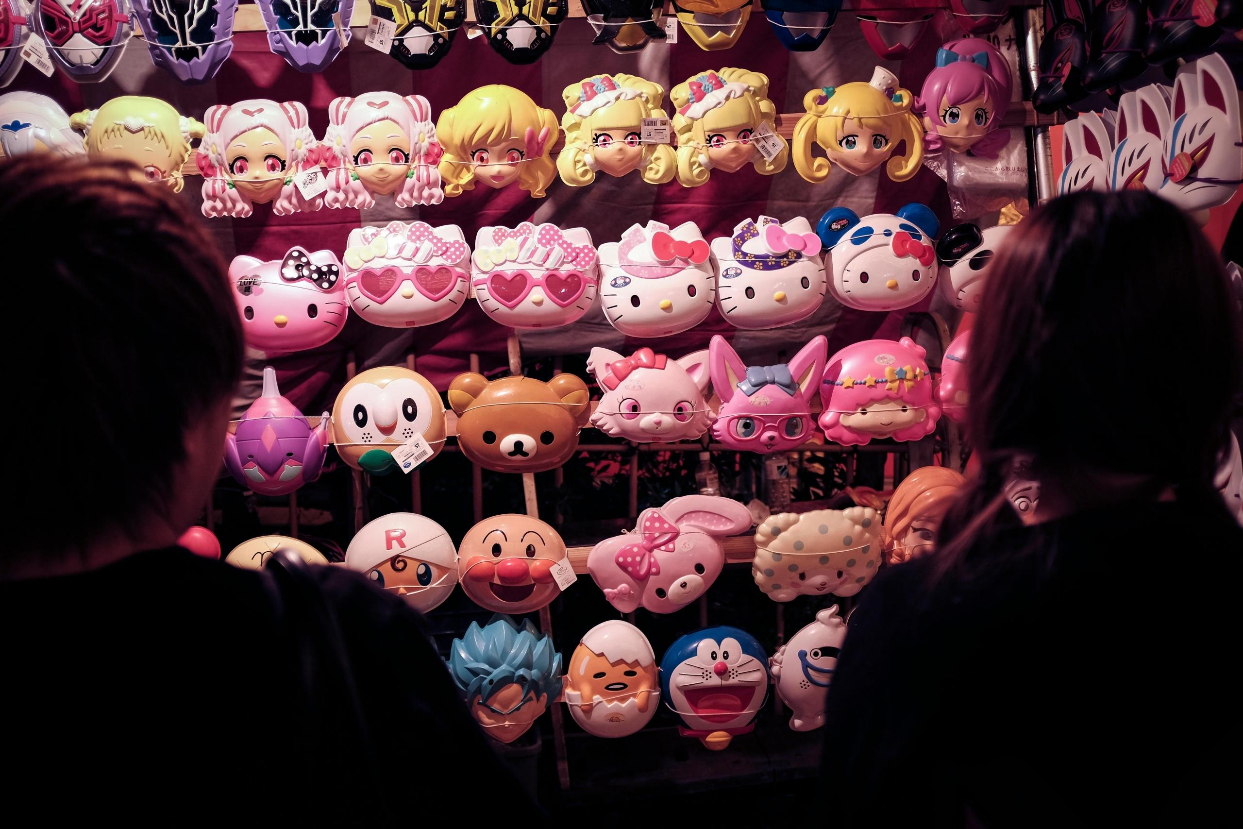 Vidriera con peluches