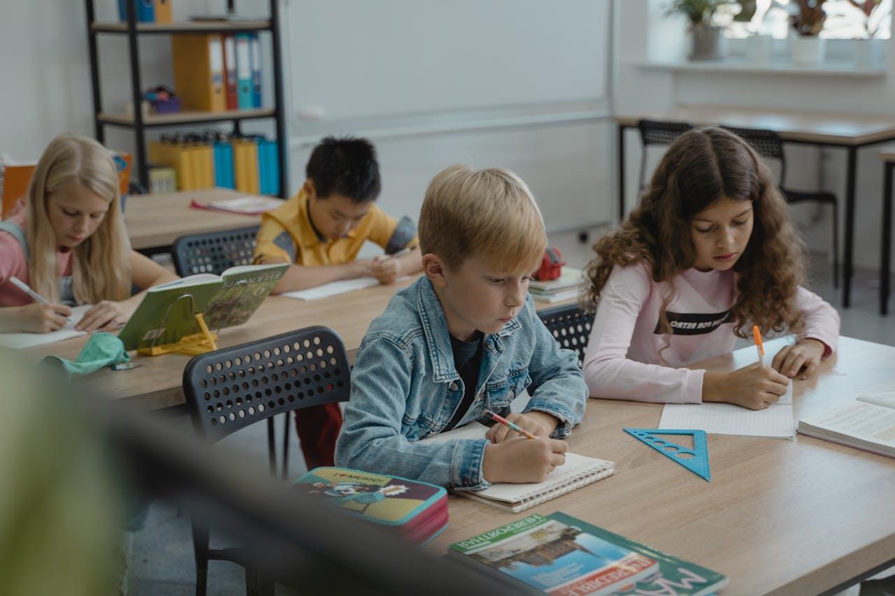 Niños en la escuela