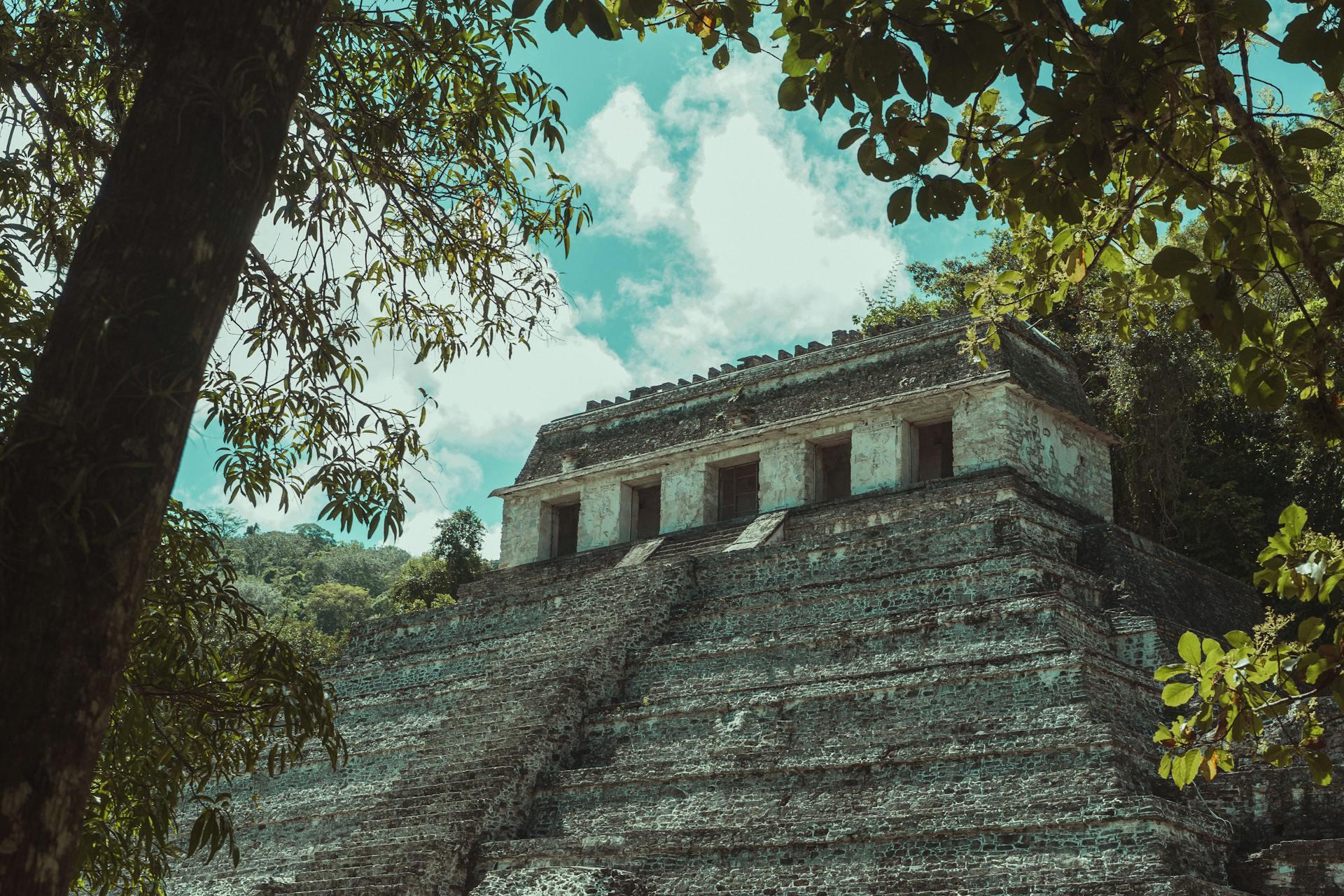 Templo de piedra maya.