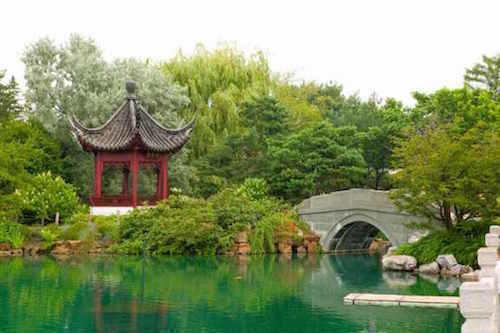 Templo y puente chino