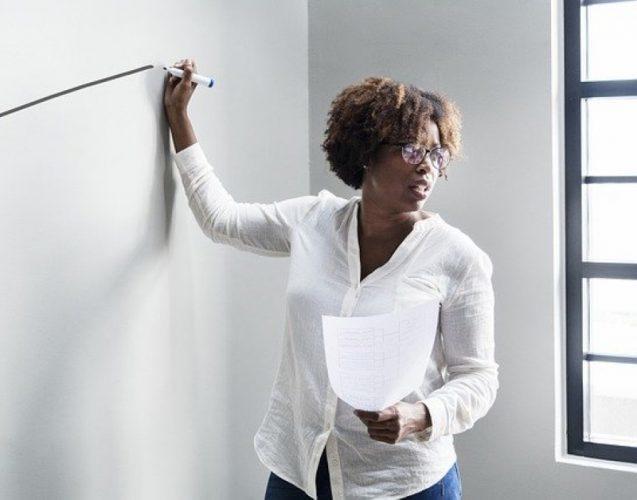 Opta por un profesor online durante la cuarentena.