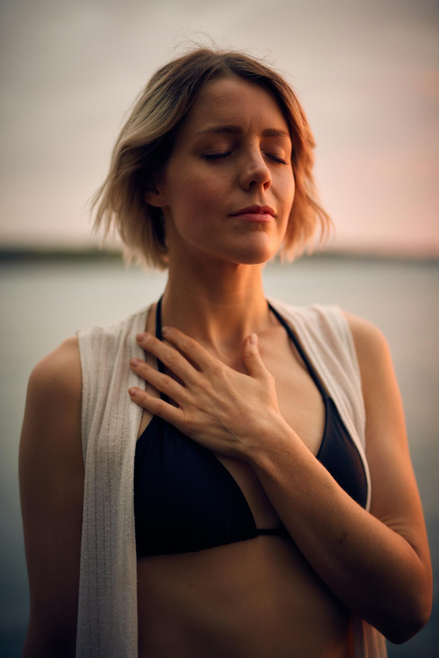 Mujer meditando