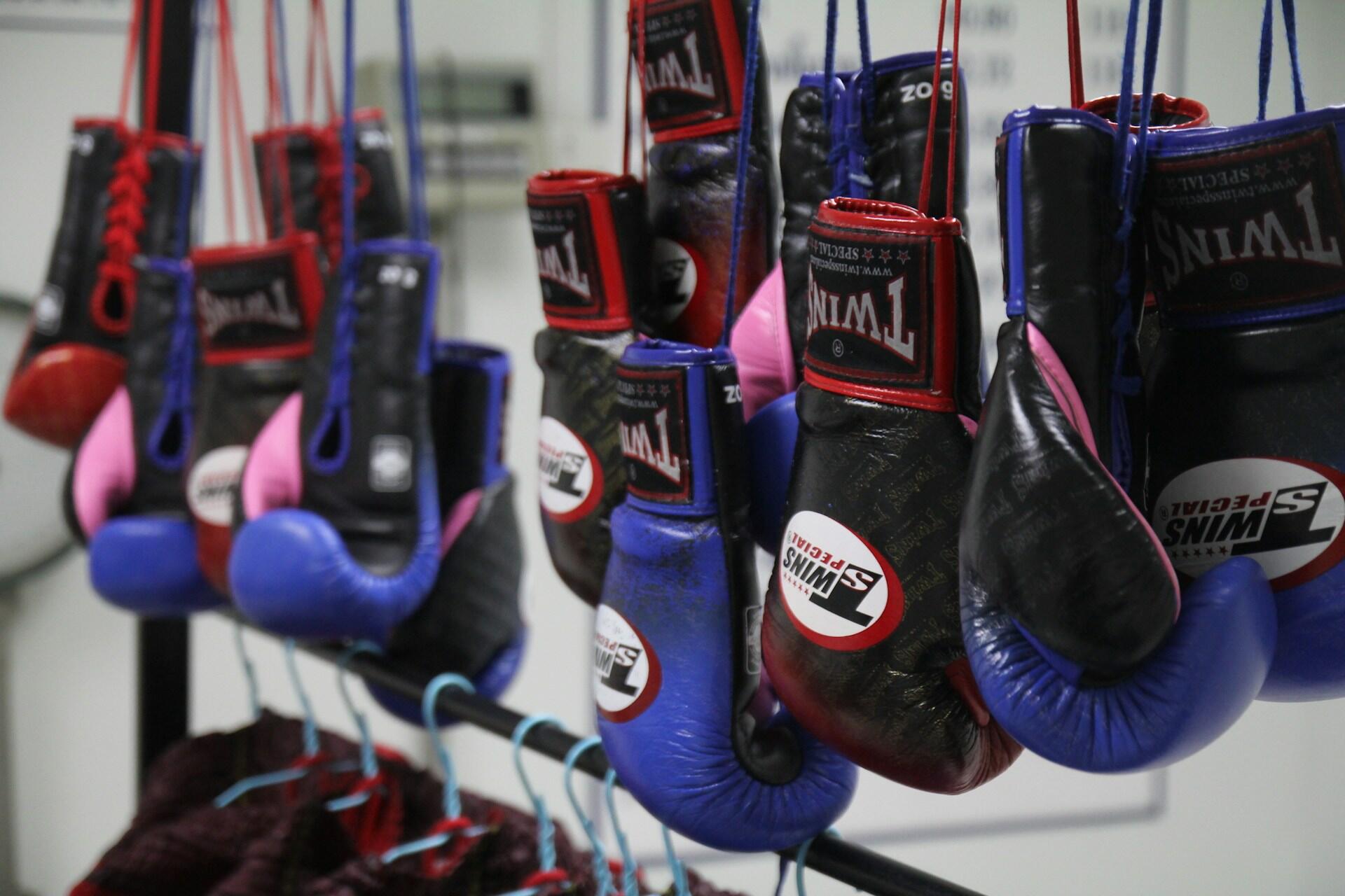 muchos guantes