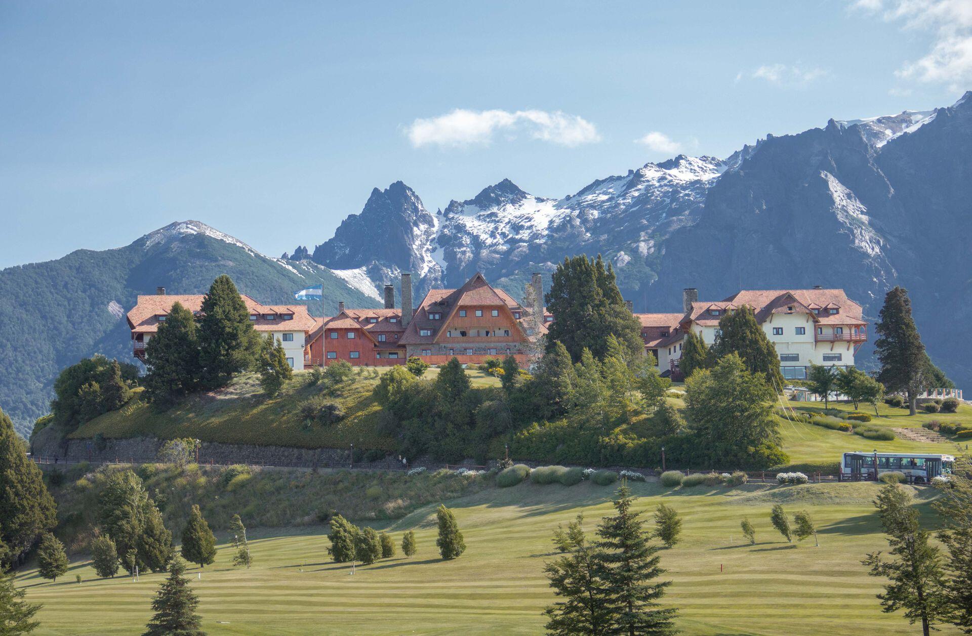San Carlos de Bariloche, arquitectura alpina frente a los Andes, Francisco Feliciani.
