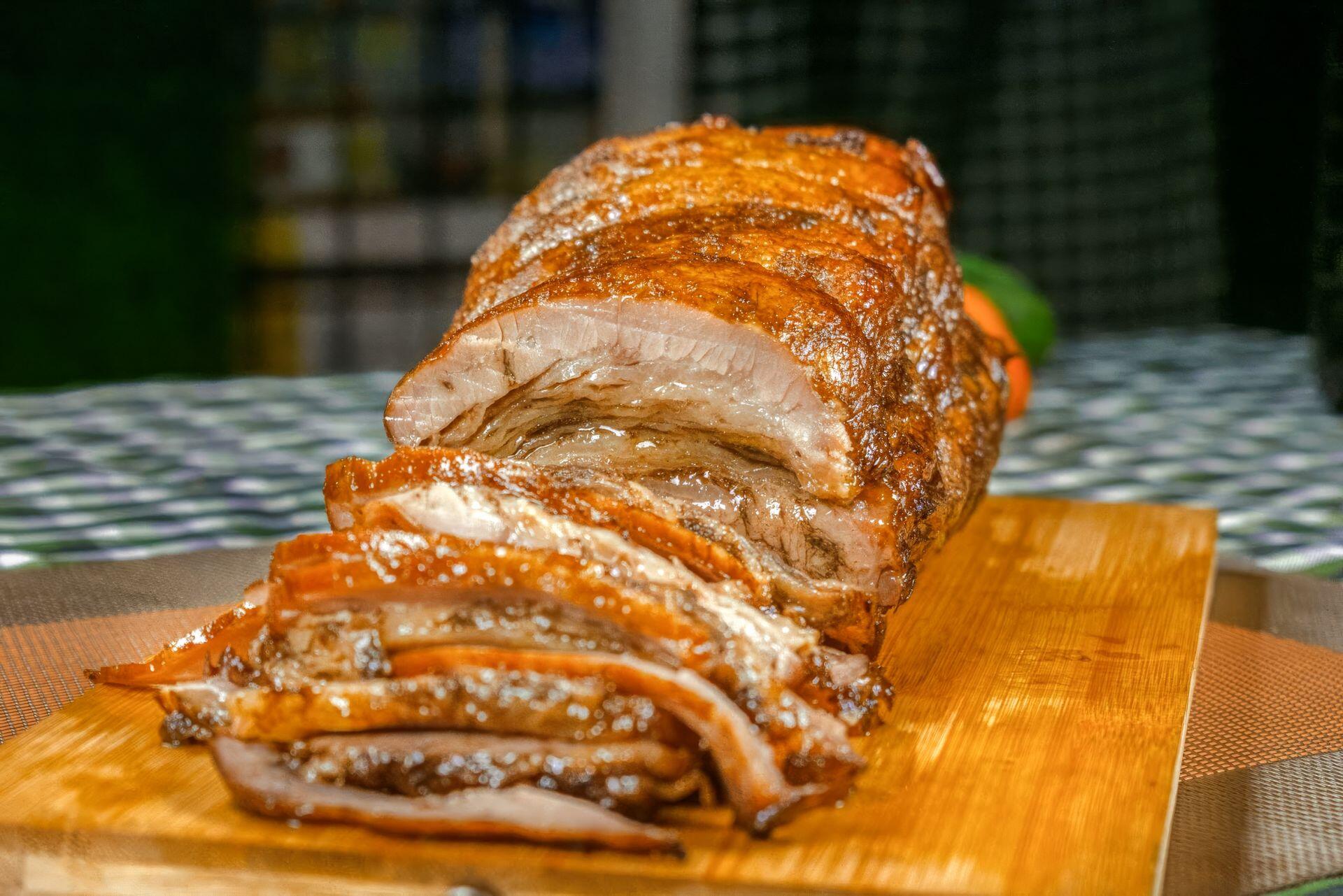 Restaurante de comida alemana en Argentina, lonchas de ternera asada gourmet, John Benedict Malong.