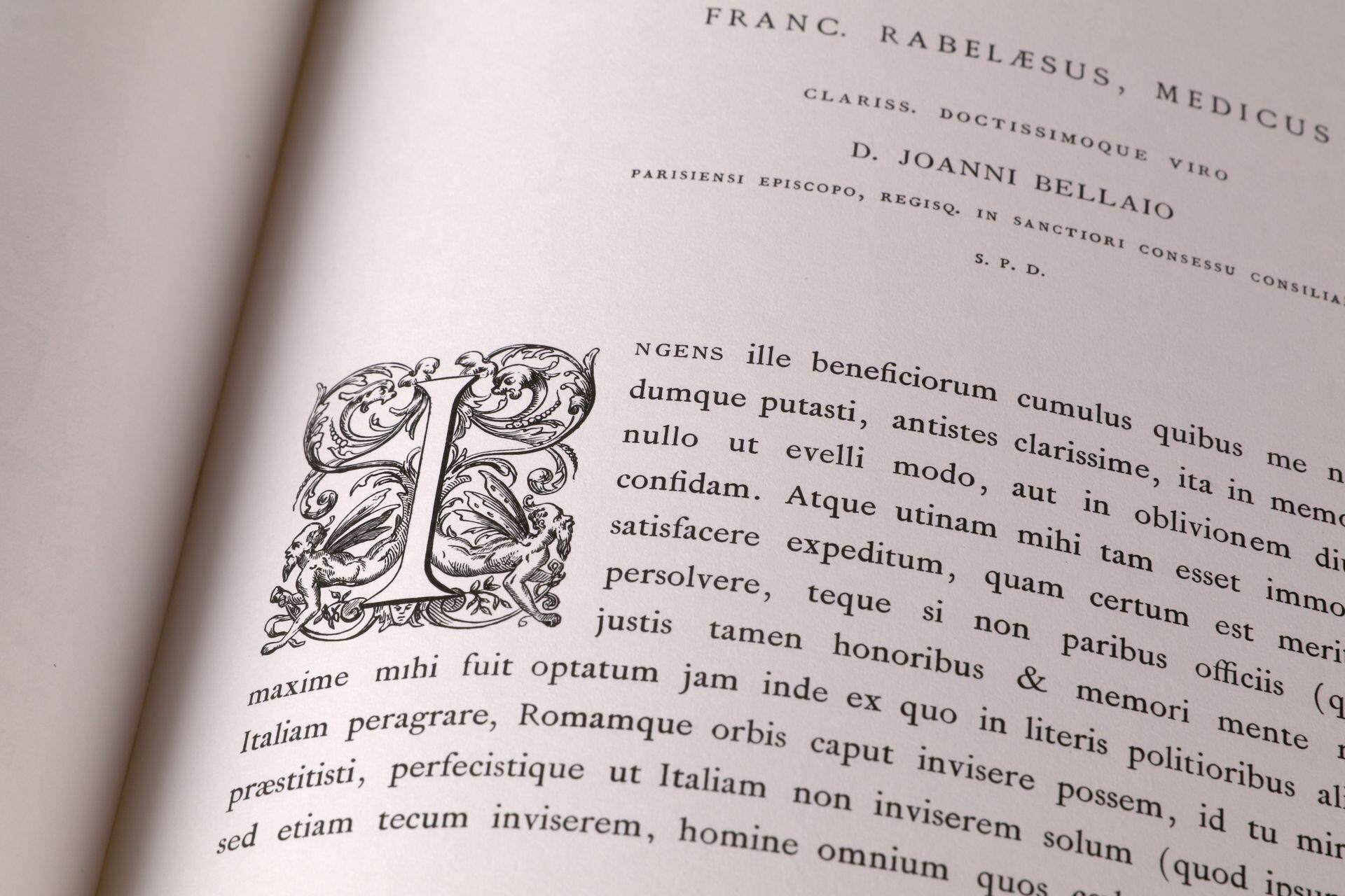 Página de un libro con texto escrito en latín.