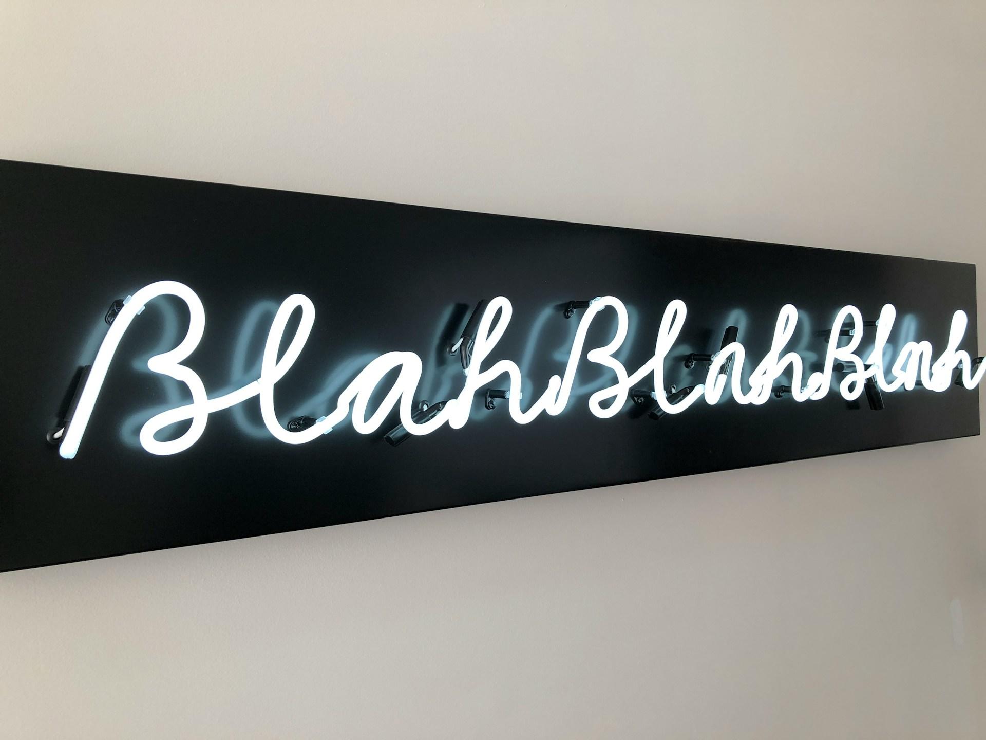 Leuchtschild mit Inschrift