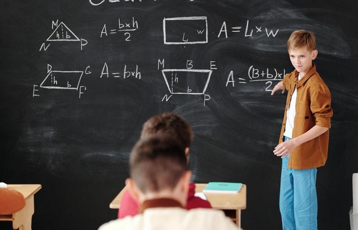 Haben Sie Probleme mit der Vorbereitung Ihrer Matheprüfung? Den richtigen Nachhilfelehrer zu haben, könnte die Lösung sein!