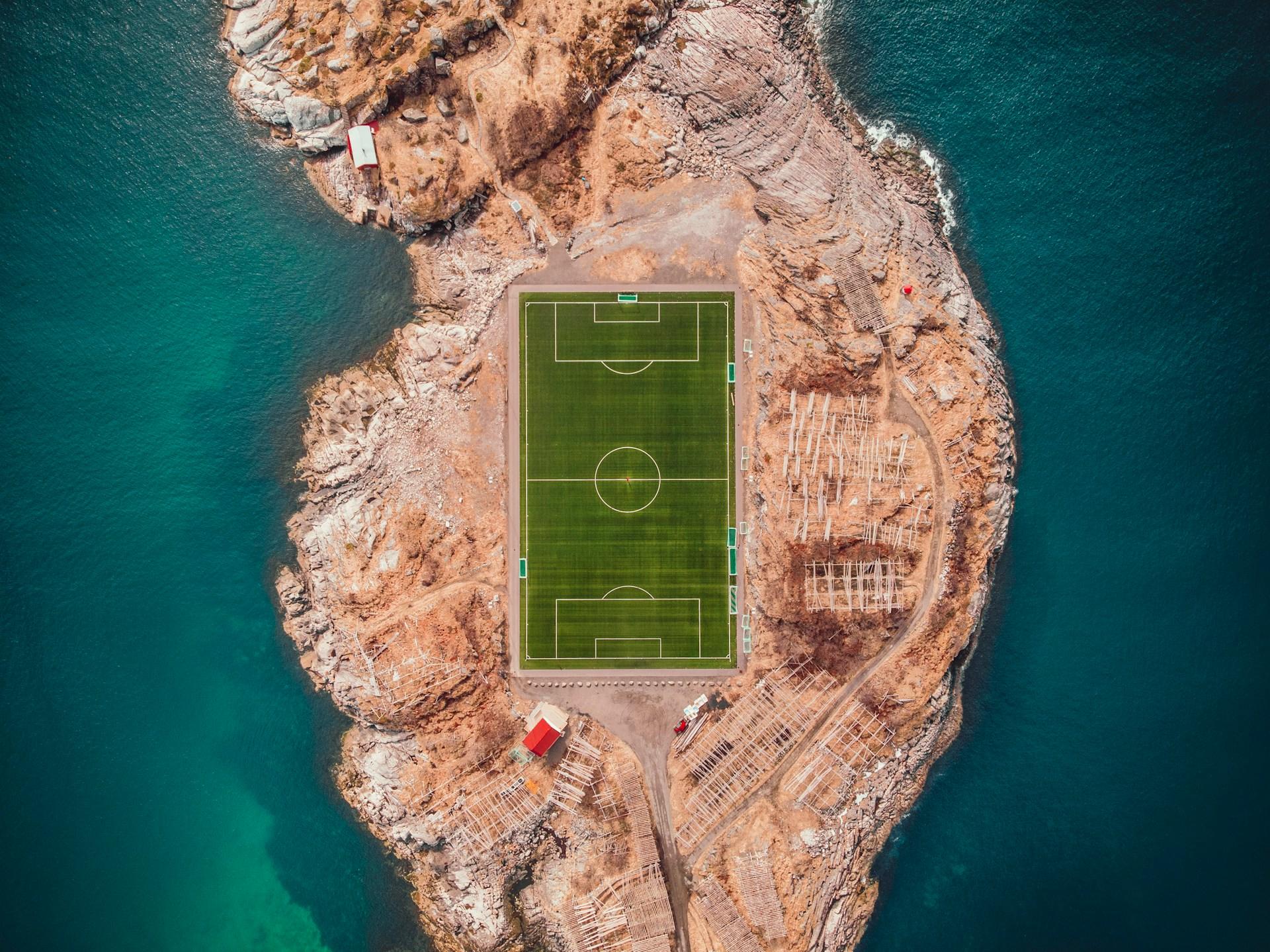 Fussballplatz auf einer Insel