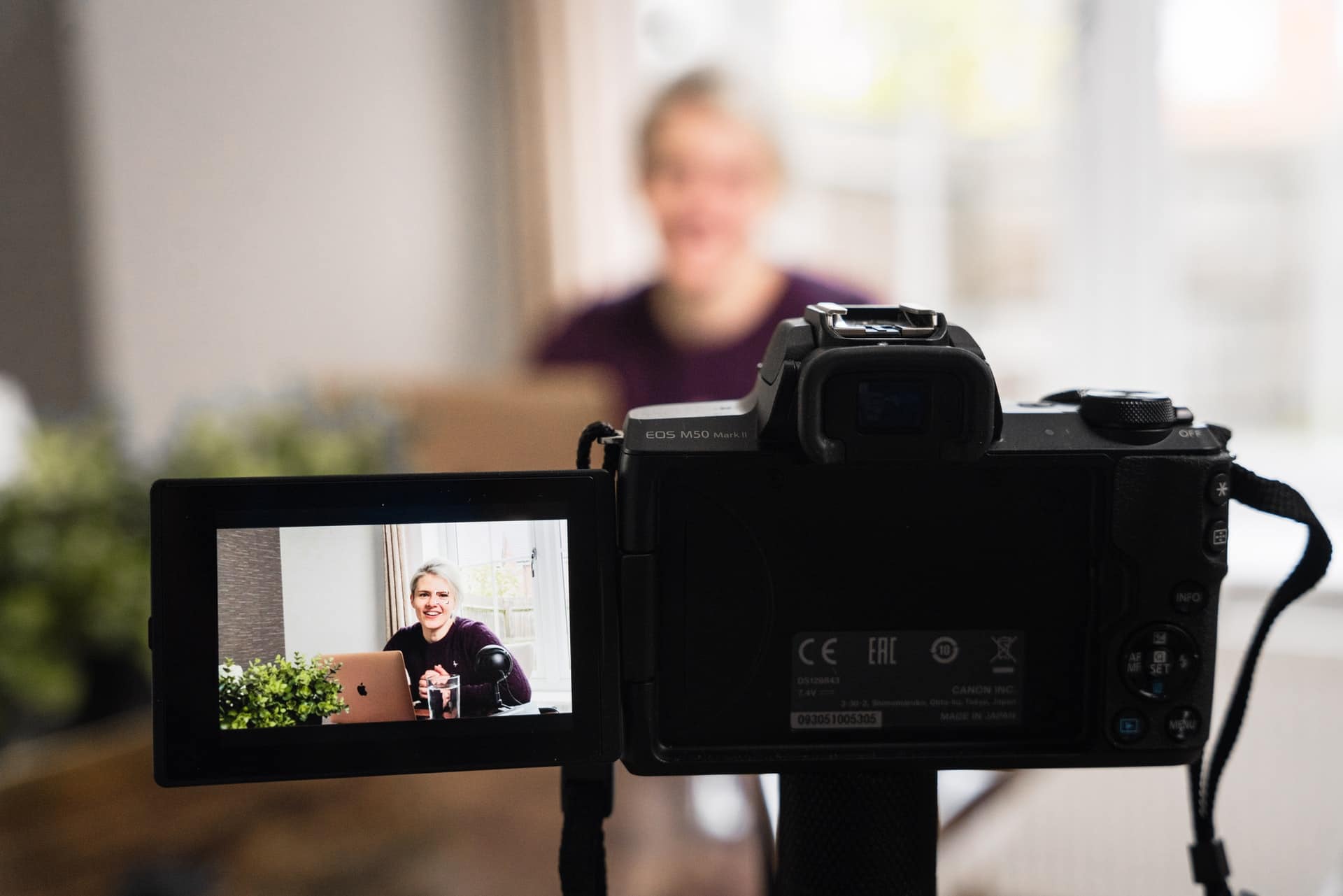 Für die persönliche Weiterentwicklung deines Schauspiels solltest du dich regelmäßig selbst filmen.
