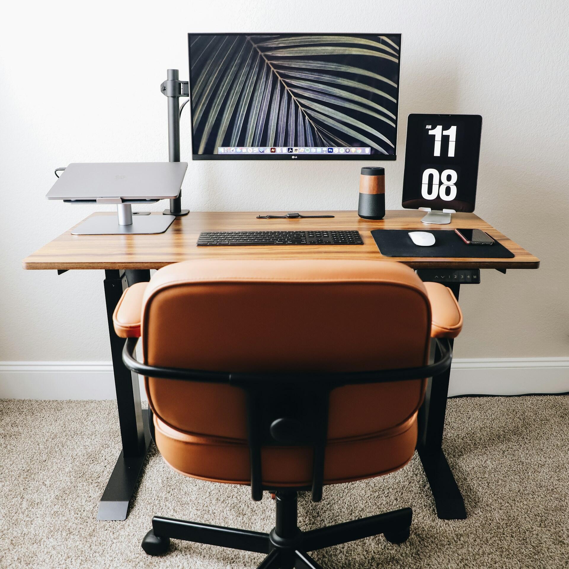 Homeoffice Setup für den Nebenjob von Zuhause aus. |Quelle: Justin Schwartfigure