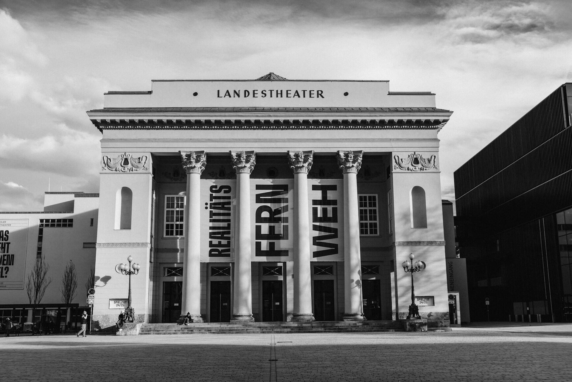 Landestheater als Spielstätte.
