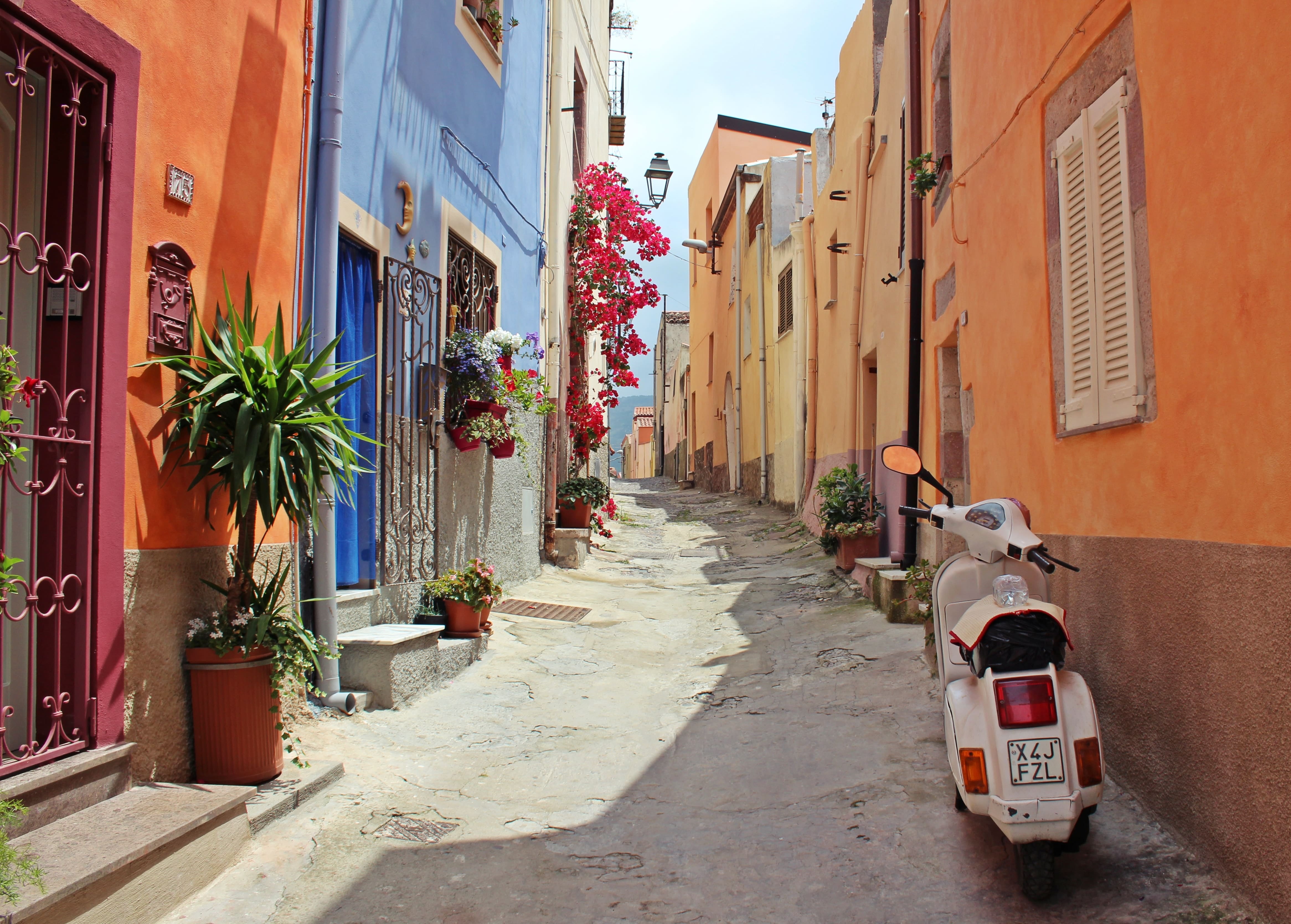 Get lost in the streets of Italy