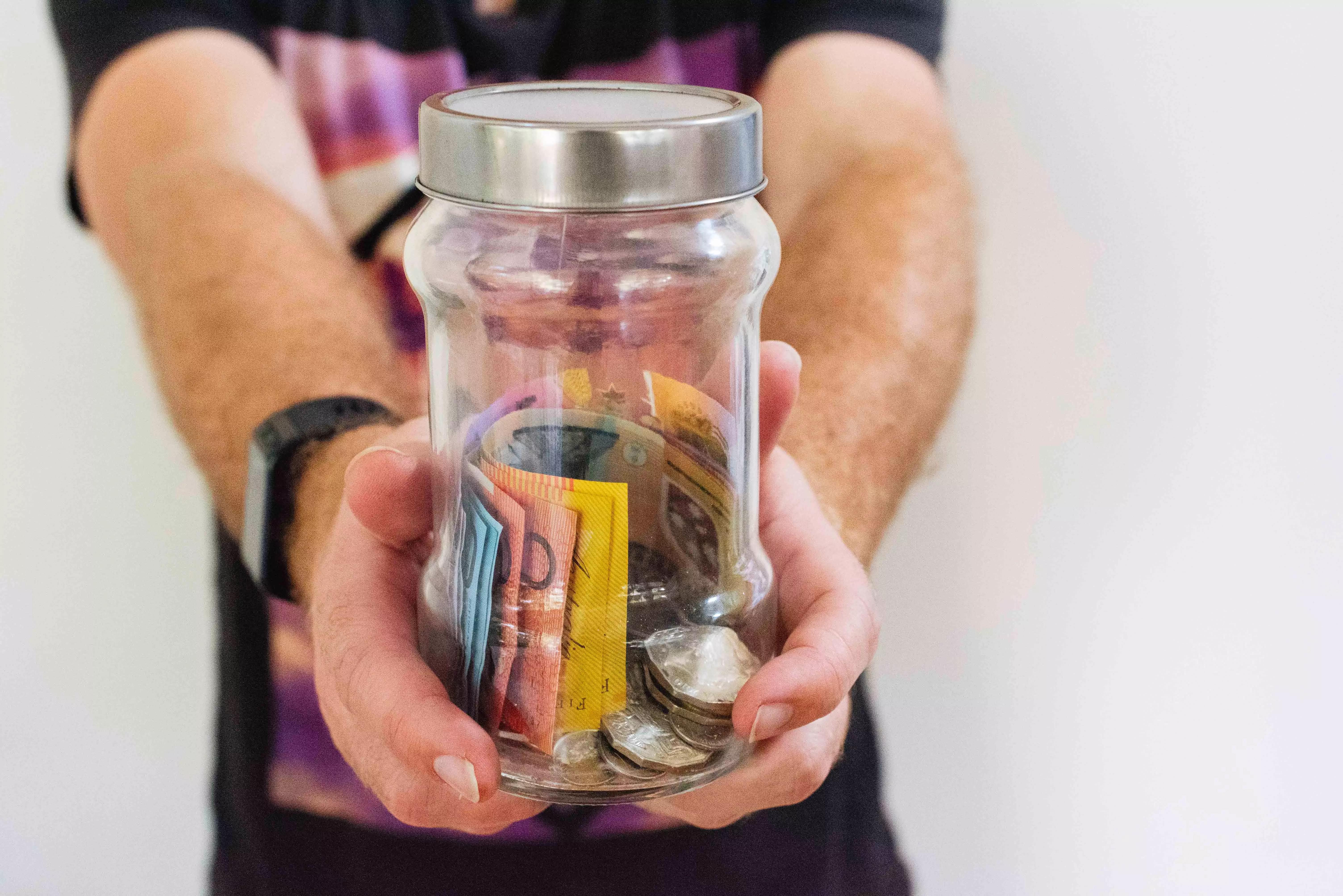 How much can you earn as an English tutor in Australia?
