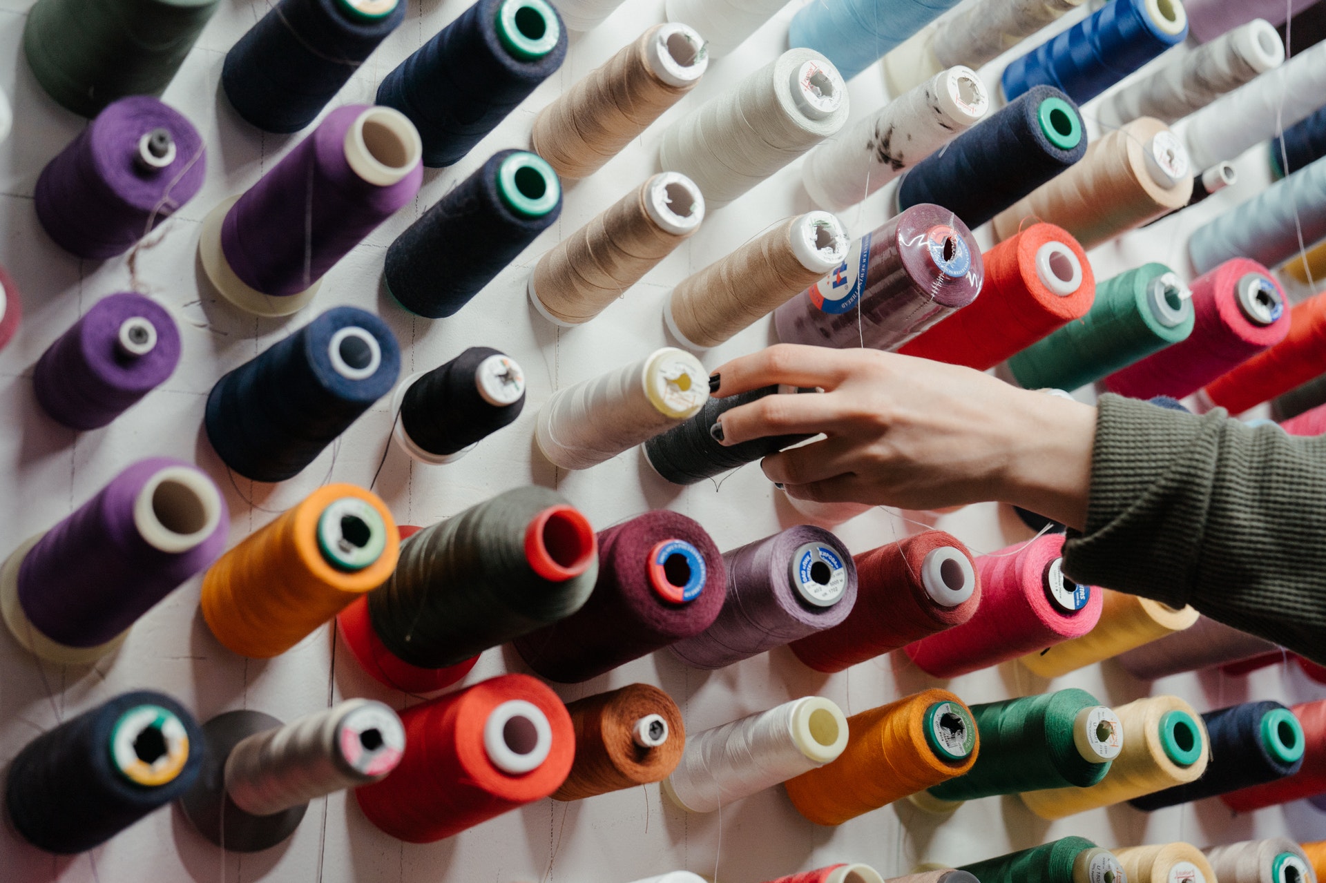 Learn how to sew with sewing classes near you