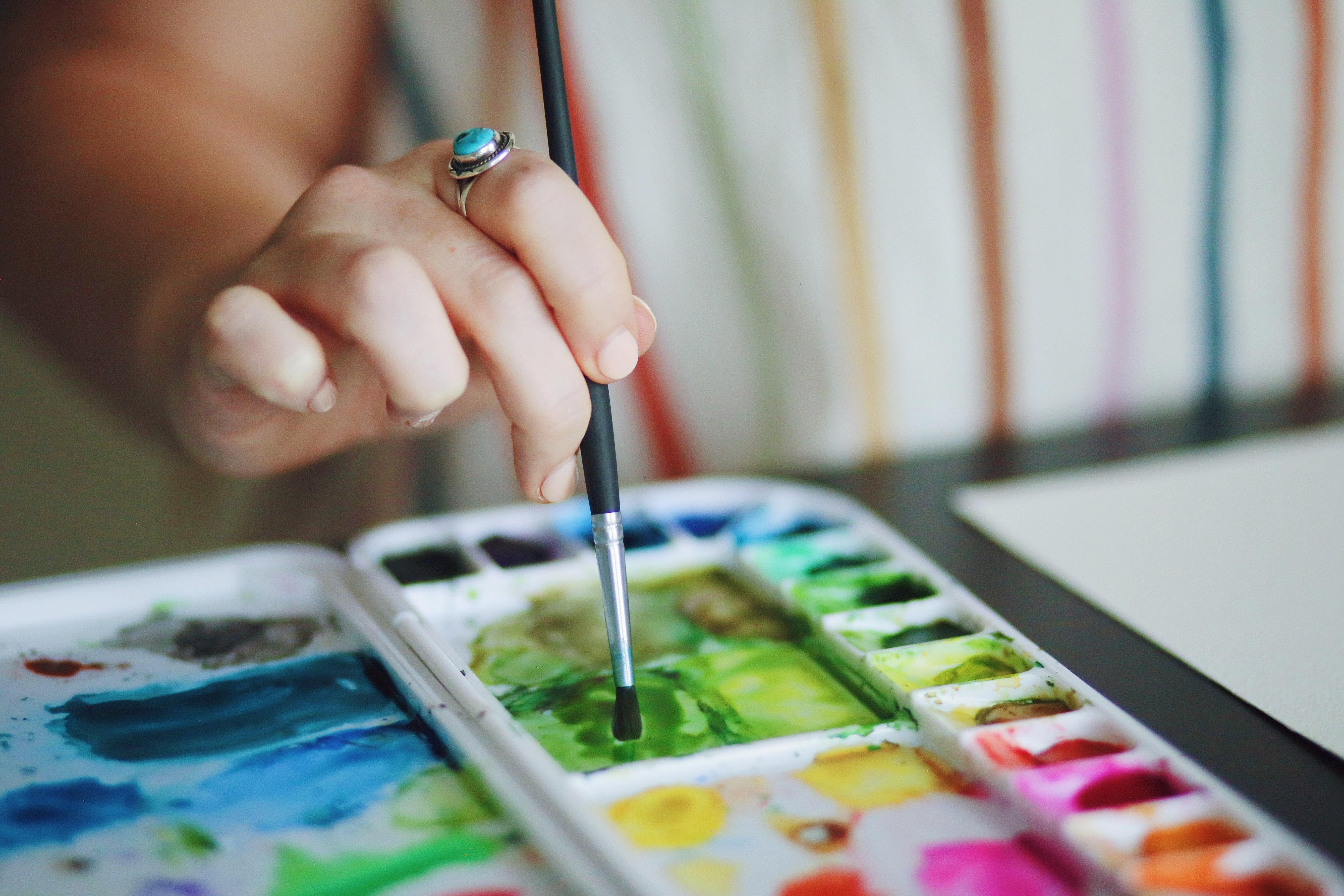 become an artist with an official art degree