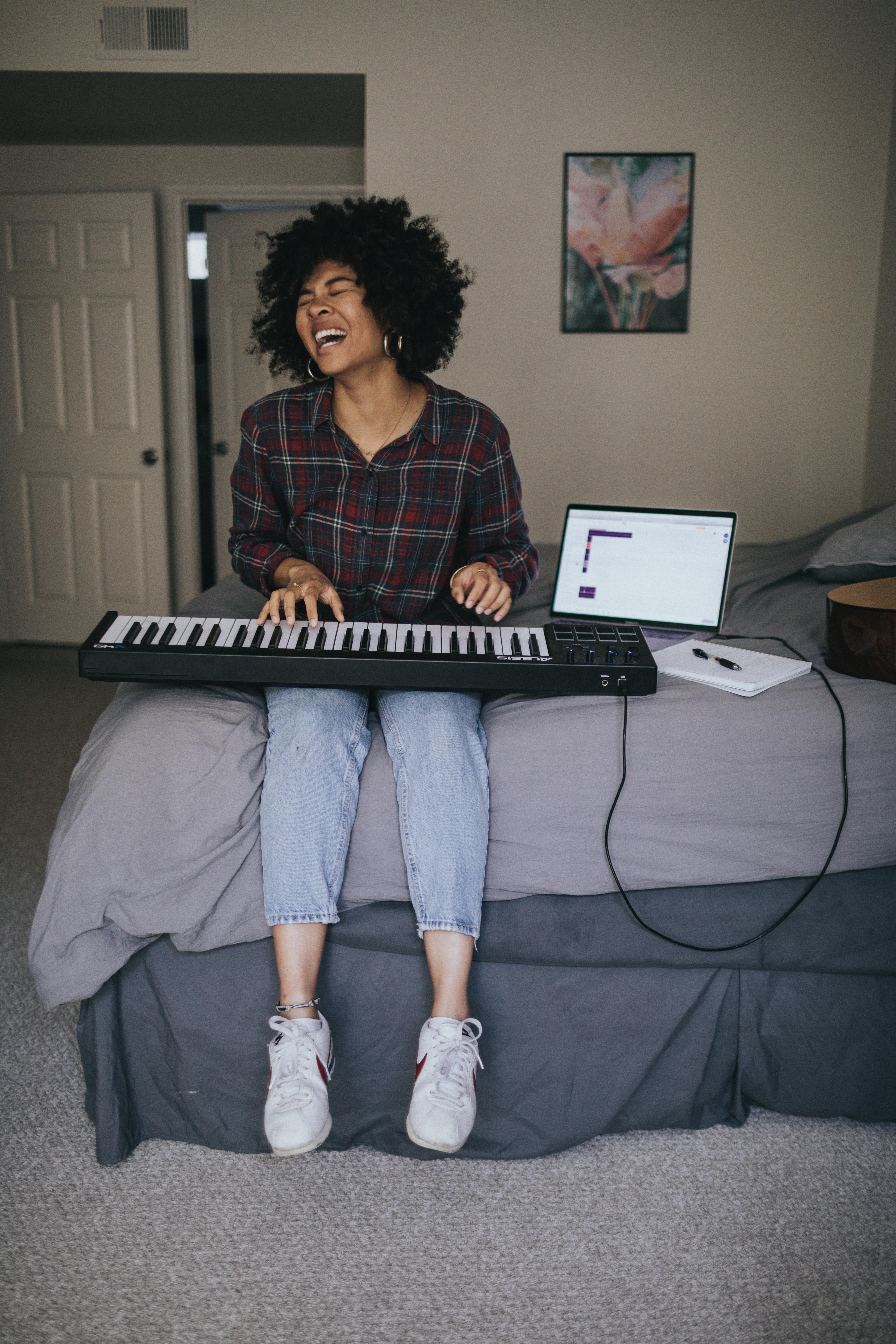 You can achieve great marks in your singing exam if you know the criteria