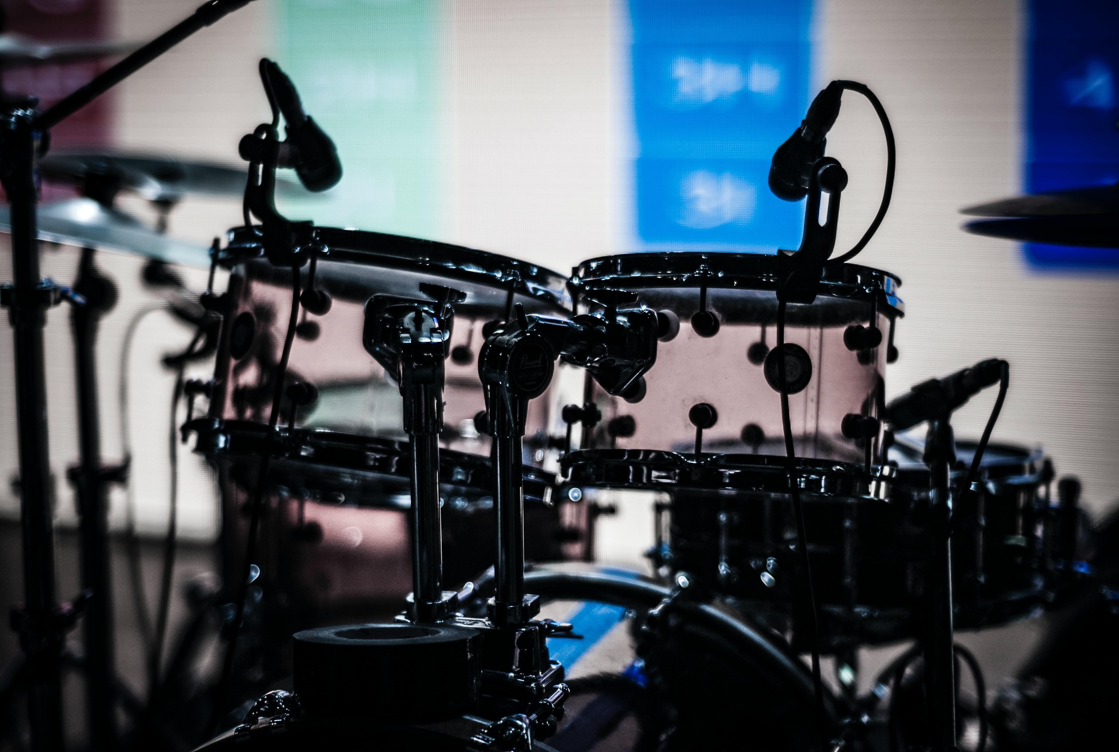 Drums tutors are available in Melbourne. 