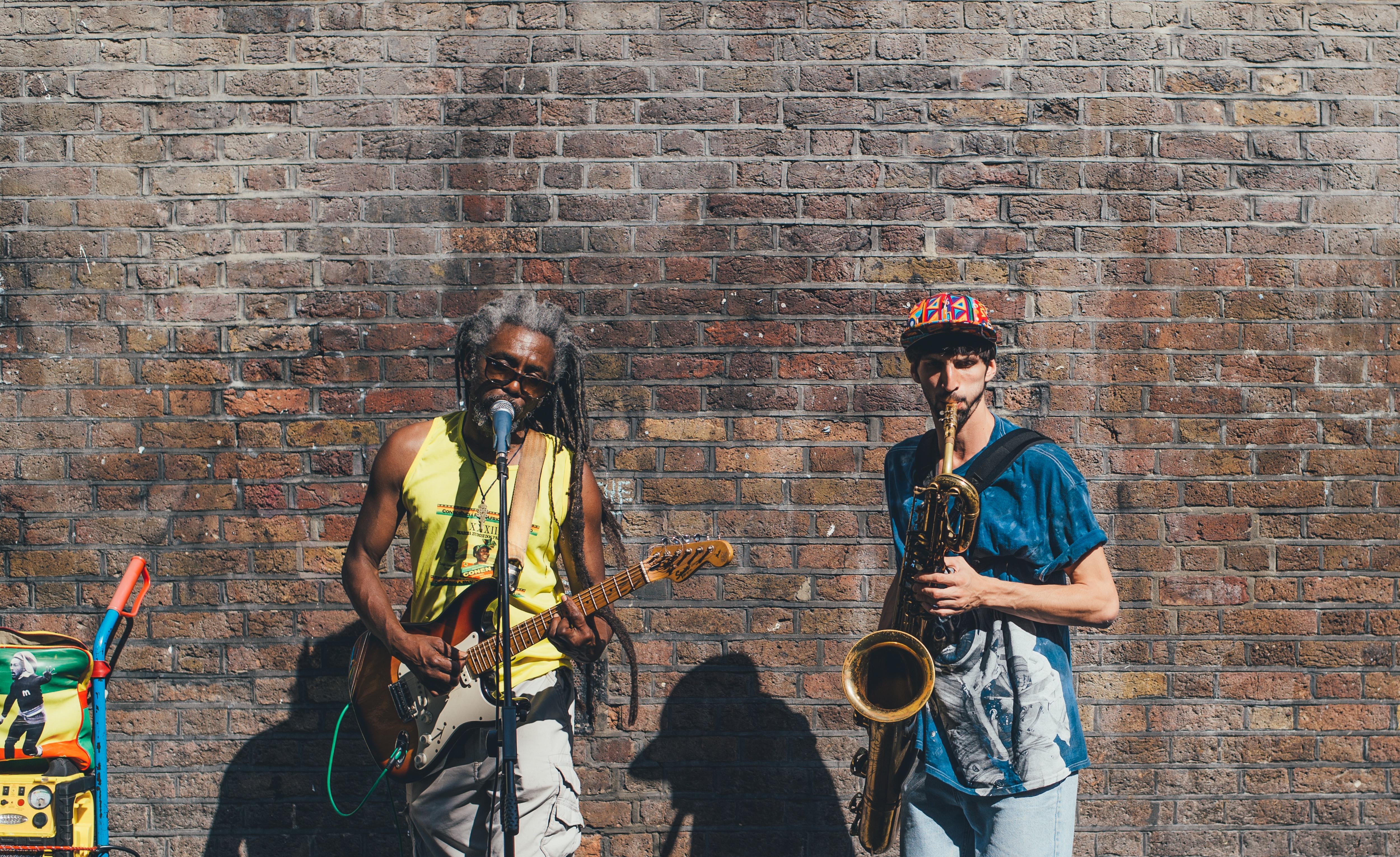 Learn to Play guitar with Musicians in Sydney