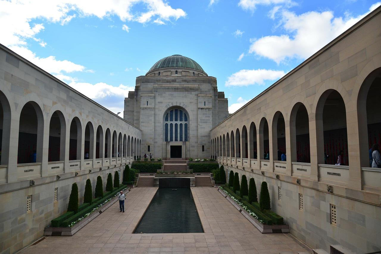 What history courses in Canberra can I enrol in?