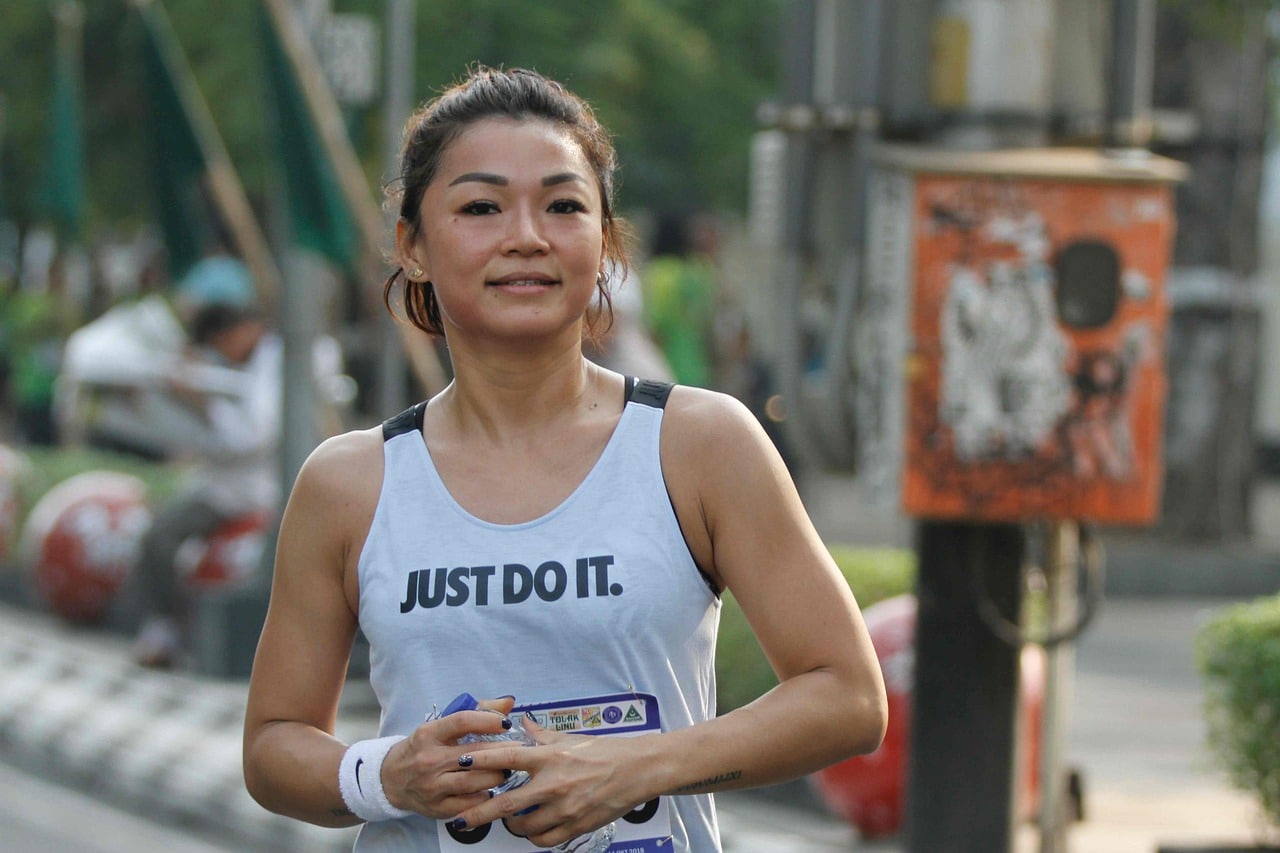 How do online fitness lessons run?