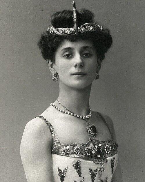 Photo of Anna Pavlova as the Princess Aspicia in the Petipa/Pugni The Pharaoh's Daughter, Saint Petersburg, circa 1910.