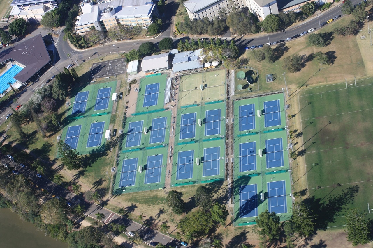 Where can I play tennis in Brisbane?
