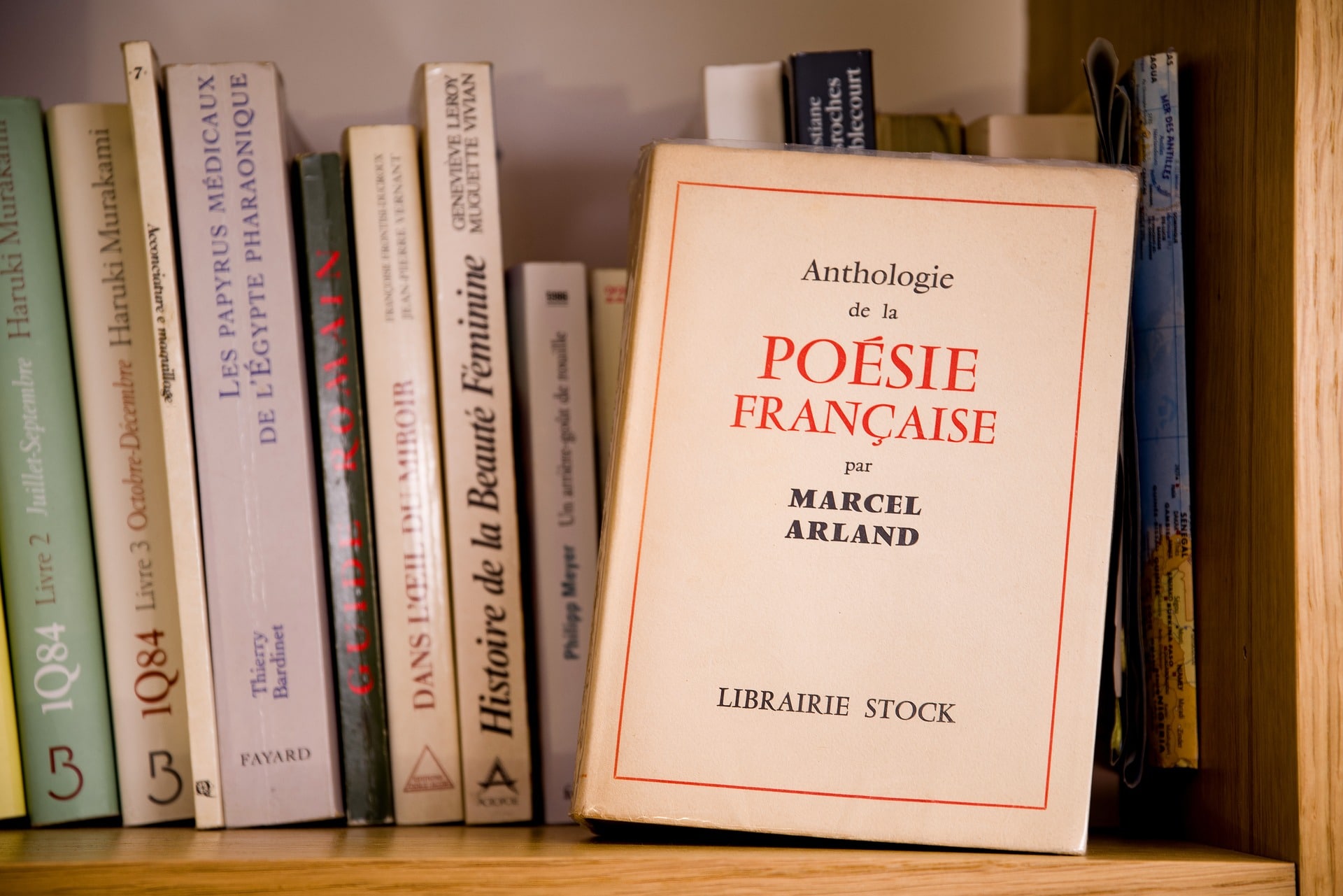 Read French books to improve comprehension