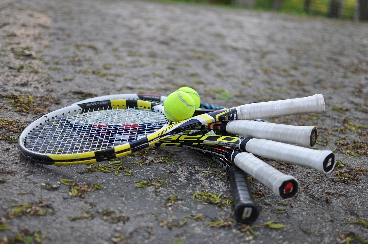 Where can I take tennis lessons in Sydney?