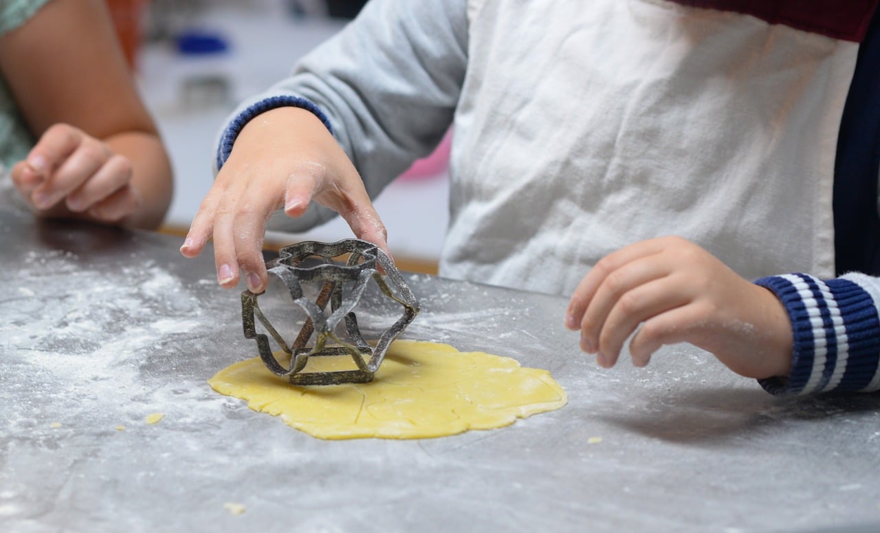 When should children start setting goals?
